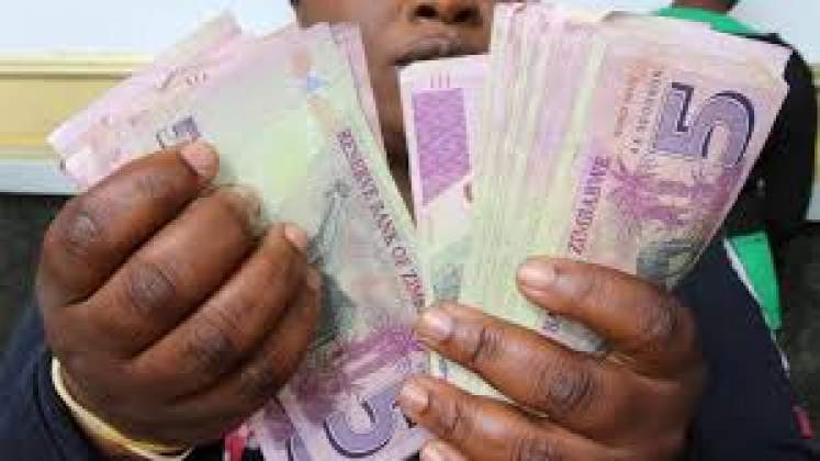 Money changer loses US$4 000 to armed robbers